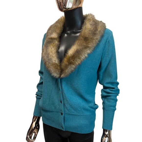 Cabi Teal Faux Fur Removable Collar Cardigan Sweater Button Front 3018 Medium - Picture 6 of 11